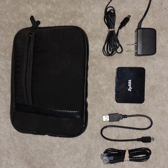 ZyXEL Wireless Portable 3 in 1 Router - Picture 1 of 8